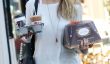 Busted!  Jessica Alba repéré avec gâteau et du café dans Santa Monica en Californie !!  (Photos)