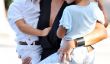 Kim Kardashian Jonglerie 2 enfants!  Elle a les bras complets avec Mason & Pal (Photos)