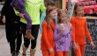 Heidi Klum emmène ses filles à déjeuner à Brentwood (Photos)