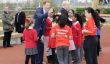 Le prince Harry Frolics avec des enfants-est adorable (Photos)