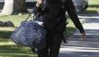 Une charge lourde à transporter!  Natalie Portman (et Sacs) Observé à Santa Monica (Photos)