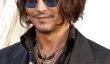 Mais Wheres Vanessa?  Johnny Depp Steps Out Solo Pour Dark Shadows Premiere (Photos)