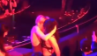 Miley Cyrus New Boyfriend & Nouvelles Mise à jour: Chanteur Goes Wild à Las Vegas;  Back-up Dancer baisers Kellan Klutz et Britney Spears (vidéo)