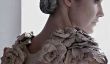 Vache controversée Robe Nipple à Londres et à Paris Fashion Week
