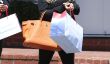 Bump Watch: Jessica Simpson tente de se cacher derrière sa Belly Birkin!  (Photos)