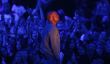 MTV VMA 2013 Performances: Kanye West Donne Rendition black-out de «sang sur les feuilles»
