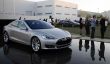 Voitures électriques Tesla 2013 Nouvelles Et Mise à jour: Electric Car Company Faces Critique Après Crashes provoquer des incendies