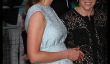 Kate Middleton enceinte Bustes Out bébé Bump in Blue Baby!  (Photos)