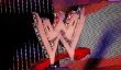 WWE Divas: Emma arrêté, tiré à partir de la WWE et réembauché, All Over iPad Case
