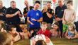 9-Year-Old Boy demande des dons pour Fallen enfants de l'agent au lieu de cadeaux d'anniversaire