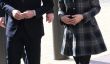 Kate Middleton couvre sa Bump bébé dans Pretty Plaid à Glasgow!  (Photos)