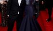 «Cinquante Shades of Grey" Film Cast, Nouvelles & Date de sortie: 50 Shades stars Dakota Johnson et Rita Ora Impress à New York