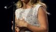 Carrie Underwood Twitter: chanteur de country spectacle au Grand Ole Opry, raconte Abonnés à atteindre »pour atteindre vos objectifs» [Visualisez]