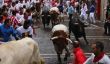 Raging Bulls en Espagne: 2 Personnes encorné dans le Festival de San Fermin de Pampelune;  Cinq autres blessés