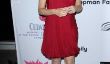 Montre Bump!  Jennifer Garner Shows Off Growing bosse de bébé en robe rouge courte (Photos)