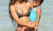 Christina Milian Looks Bien AMAZING à la plage avec sa fille (Photos)
