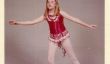 Awesomely Awkward!  10 Vintage Photographies de filles en uniformes de danse