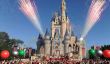 Célébrez les vacances avec les parcs Disney Parade de Noël