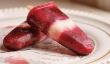 Rose et blanc à rayures yogourt Popsicles: Traiter de l'un facile Valentine