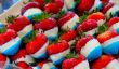 Enrobées de chocolat Fraises: rouge, blanc et bleu des friandises pour la quatrième de Juillet