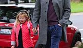 Ben Affleck prend sa fille Violet à l'école (Photos)