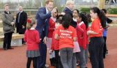 Le prince Harry Frolics avec des enfants-est adorable (Photos)