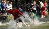Burton-on-the-Water rivière Football Match