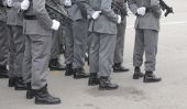 Police militaire - l'uniforme clairement expliqué