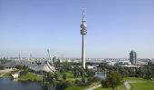 Vacances à la mer sur la tour de télévision de Munich