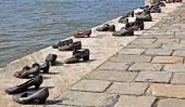 Chaussures sur la promenade du Danube