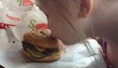Les employés Aide Awesome Chili Fix 'le Cheeseburger cassé de Jeune Fille