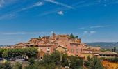 L'ocre-rouge Village de Roussillon, France