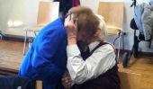 Pourquoi cette photo d'un survivant de l'Holocauste et un ancien garde nazi va virale