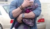 Alerte Mignon: Chris Hemsworth tient fortement à Baby Inde (Photos)