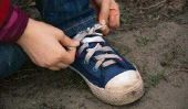 Attachez chaussures - de sorte que vous pratiquez avec votre enfant