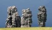 Les Mystérieuses Manpupuner Rock Formations