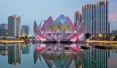 Le bâtiment Lotus à Wujin, Chine