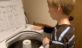 10-Year-Old Stone Cold Gets Funky avec une machine à laver (Vidéo)