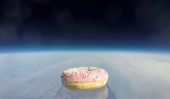 Les astronautes ont juste envoyé la première beigne à l'espace, parce que bien sûr ils l'ont fait
