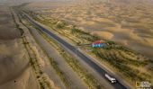 La ceinture verte le long de la plus longue autoroute du désert du worldâ € ™ s