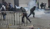 Mexico Manifestation 2013: Standoff violents entre enseignants ville Anti-Riot Police et Mexique