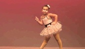 Little Girl vole la vedette à Danse Récital avec Performance "Respect"