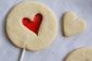 Vitraux cookies coeur sur un bâton pour la Saint Valentin
