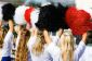 Cheerleader: bricoler pom-pom pour le carnaval lui-même - comment cela fonctionne rapidement et facilement