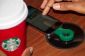 Starbucks va commencer à charger, vous pouvez recharger votre téléphone, car la vie est parfois injuste