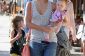 Jessica Alba est de sortie avec sa famille à Beverly Hills (Photos)