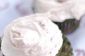 Quatrième de juillet Blue Velvet Cupcakes avec Strawberry Swirl Buttercream