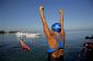 Diana Nyad devient la première personne à nager sans protection contre Cuba à la Floride