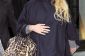 New Pics!  Jessica Simpson tenant sur ses Bump bébé?!?  (Photos)