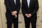 Schauspielduo Ben Affleck et Matt Damon regardant jeune réalisateur